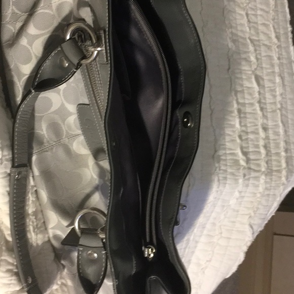 Coach Large Tote Like New - Picture 2 of 7